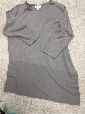 Whisper Knit by Louis Dell’Olio Ribbed Hem Knit Tunic in Taupe Gray